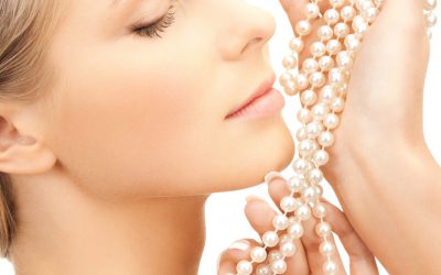 Bransoletki z perłami – must have na wiosnę